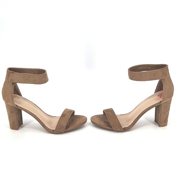 Rampage Sandals Womens 10 Beige Ankle Strap Chunky Block Heels Faux Suede - Picture 3 of 11